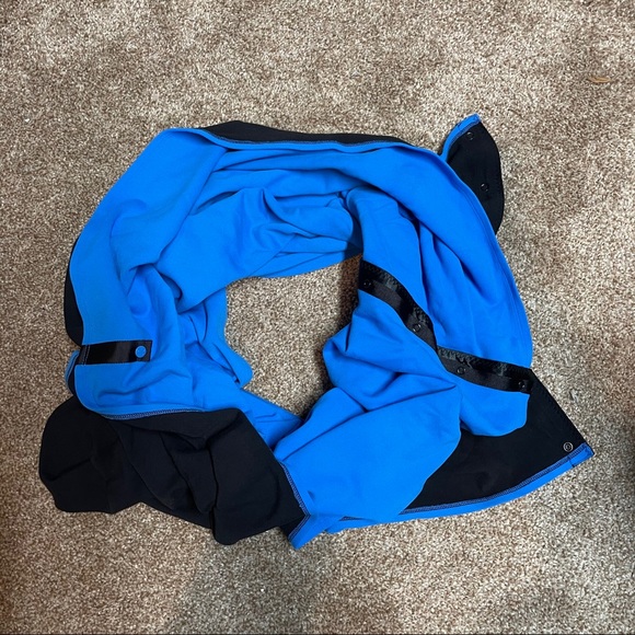 blue and black Lululemon Vinyasa scarf - Picture 2 of 4